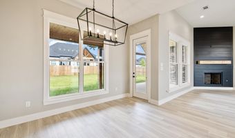 6048 Majestic Waters Dr, Benton, AR 72019