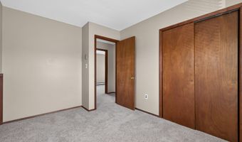 30 W Park Ave, Avenel, NJ 07001