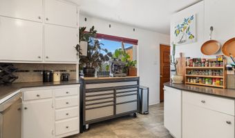 903 Manzano St NE, Albuquerque, NM 87110