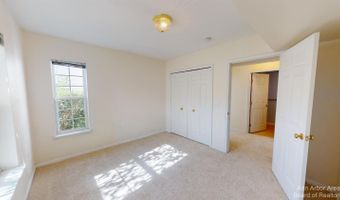 2767 S Knightsbridge Cir, Ann Arbor, MI 48105