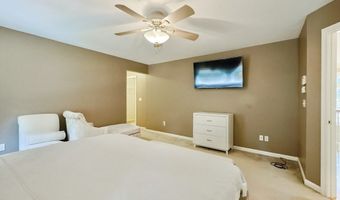 8 Pilgrim Rd, Ashland, MA 01721