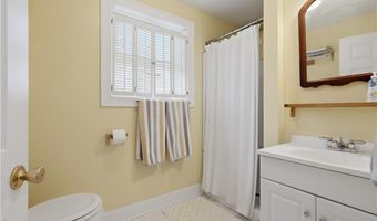 64 Burnside Ave, Narragansett, RI 02882