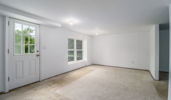 17 Alan Ave, Danbury, CT 06811