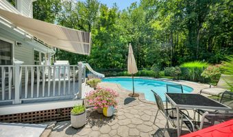 1 Guernsey Rd, Brookfield, CT 06804