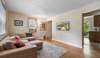 305 E Main St, Bergenfield, NJ 07621
