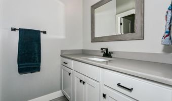 2407 N Lakeside Cir, Andover, KS 67002
