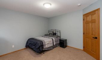 38177 Twin Oaks Dr, Avon, MN 56310