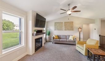 2905 SW Country Ln, Ankeny, IA 50023
