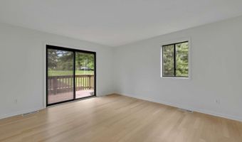 25 Florence Rd 84, Branford, CT 06405