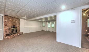 128 Cedar Ln, Beacon Falls, CT 06403