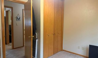 331 S 4th St, Akron, IA 51001