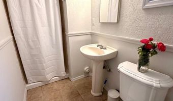 33 Livingston Ave, Avenel, NJ 07001