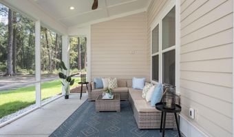 13 Woods Ln, Beaufort, SC 29907