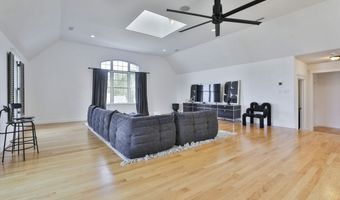 108 Oak Trl, Bolton, MA 01740