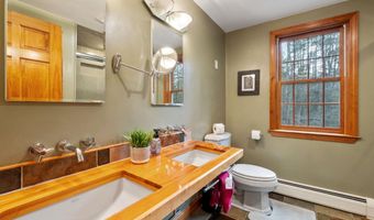 35 Merry Hill Rd, Barrington, NH 03825