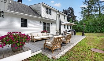 6 Hawthorne Cir, Andover, MA 01810