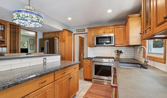 8 COATES Rd, Allentown, NJ 08501