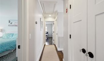 67 Caswell St, Narragansett, RI 02882