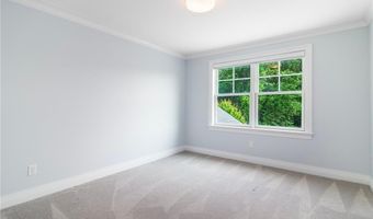 23 MIDDLEBERRY Ln, East Greenwich, RI 02818