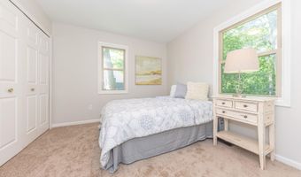 2728 Kimberley Rd, Ann Arbor, MI 48104