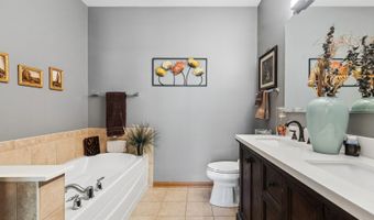1601 MILLBROOK Dr, Algonquin, IL 60102