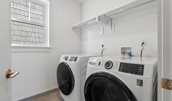 525 AVENUE E 2, Bayonne, NJ 07002