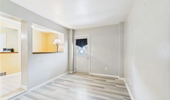 85 Pilgrim Dr, Warwick, RI 02888