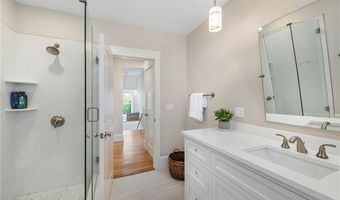 36 Bull St, Newport, RI 02840