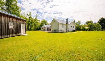 9578 Maplewood St, Angola, NY 14006