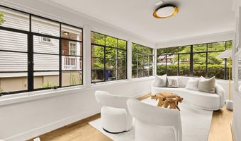 4320 LORCOM Ln, Arlington, VA 22207