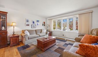 10 Brightwood Ln, Branford, CT 06405