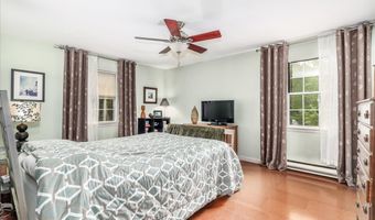 89 Candlewood Lake Rd, Brookfield, CT 06804