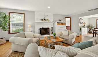 500 Pompadour Dr, Ashland, OR 97520