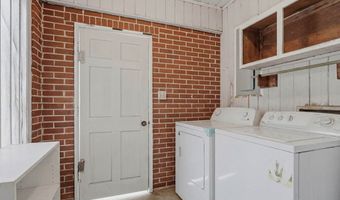 1812 Dawson Rd, Albany, GA 31707