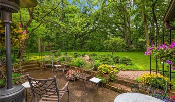 535 Forest Glen St, Ames, IA 50014