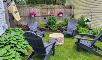 15 McKinley St, Bangor, ME 04401