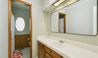 2208 Hickory Dr, Ardmore, OK 73401