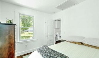 59 Booth Ave, East Providence, RI 02915