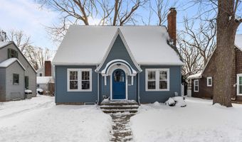 209 W PARKWAY Blvd, Appleton, WI 54911