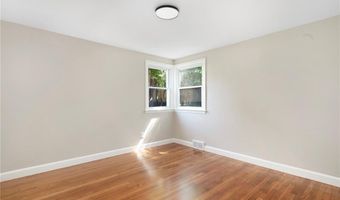 81 Redwood Dr, Cranston, RI 02920