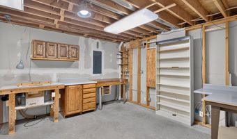 3038 Aspen Rd, Ames, IA 50014