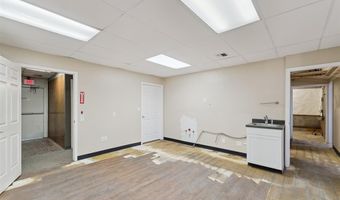 7505 NW 23rd St, Bethany, OK 73008