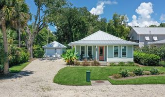 225 Ave D, Apalachicola, FL 32320