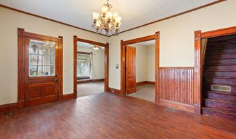 907 E Hunt St, Adrian, MI 49221