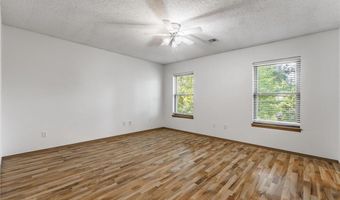 2109 Oakwood Ave, Bentonville, AR 72712