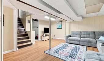 1 Teakwood Dr, Cumberland, RI 02864