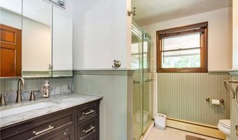 41 Mount View Ave, North Kingstown, RI 02852