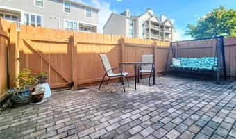 1537 Whispering Creek Dr, Ballwin, MO 63021