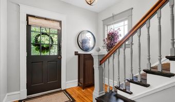 16 Isham St, Burlington, VT 05401