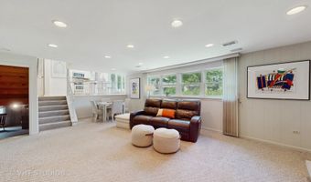 3026 N Stratford Rd, Arlington Heights, IL 60004